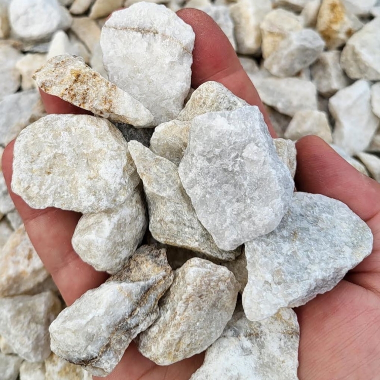 Grys-kamień-do-ogrodu-crystal-white-16mm (4).jpg