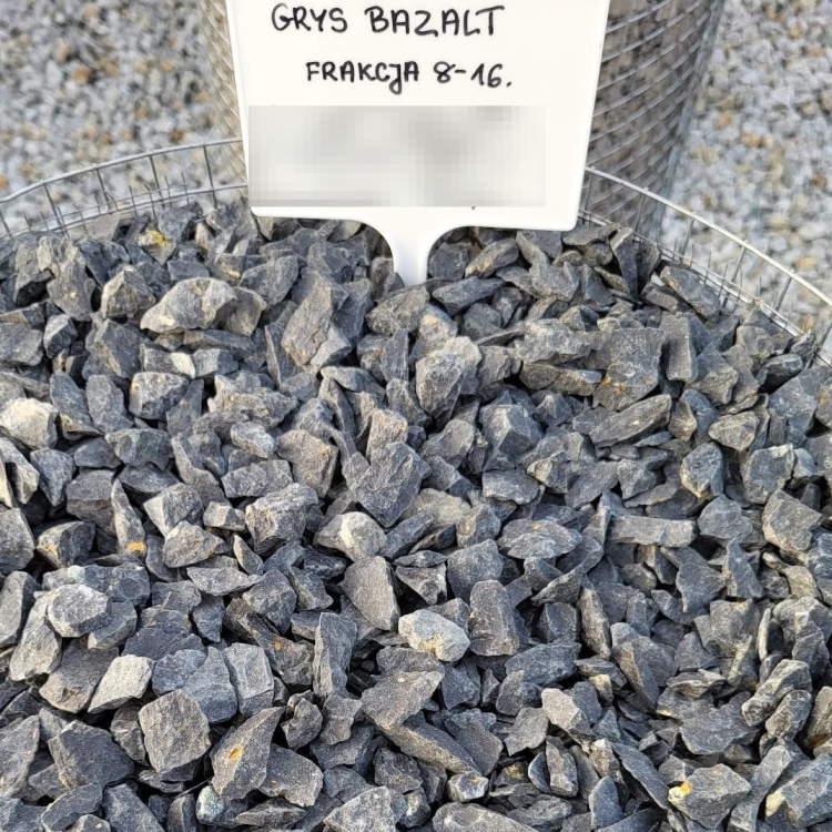 Grys-Bazalt-Kamień-Ogrodowy (2).jpg