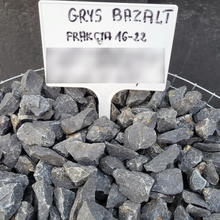 Grys-Bazalt-Kamień-Ogrodowy (7).jpg