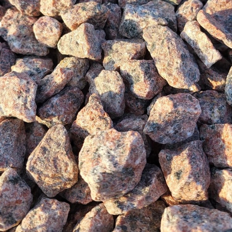 Grys-kamień-do-ogrodu-granit-vanga-8-16mm (2).jpg